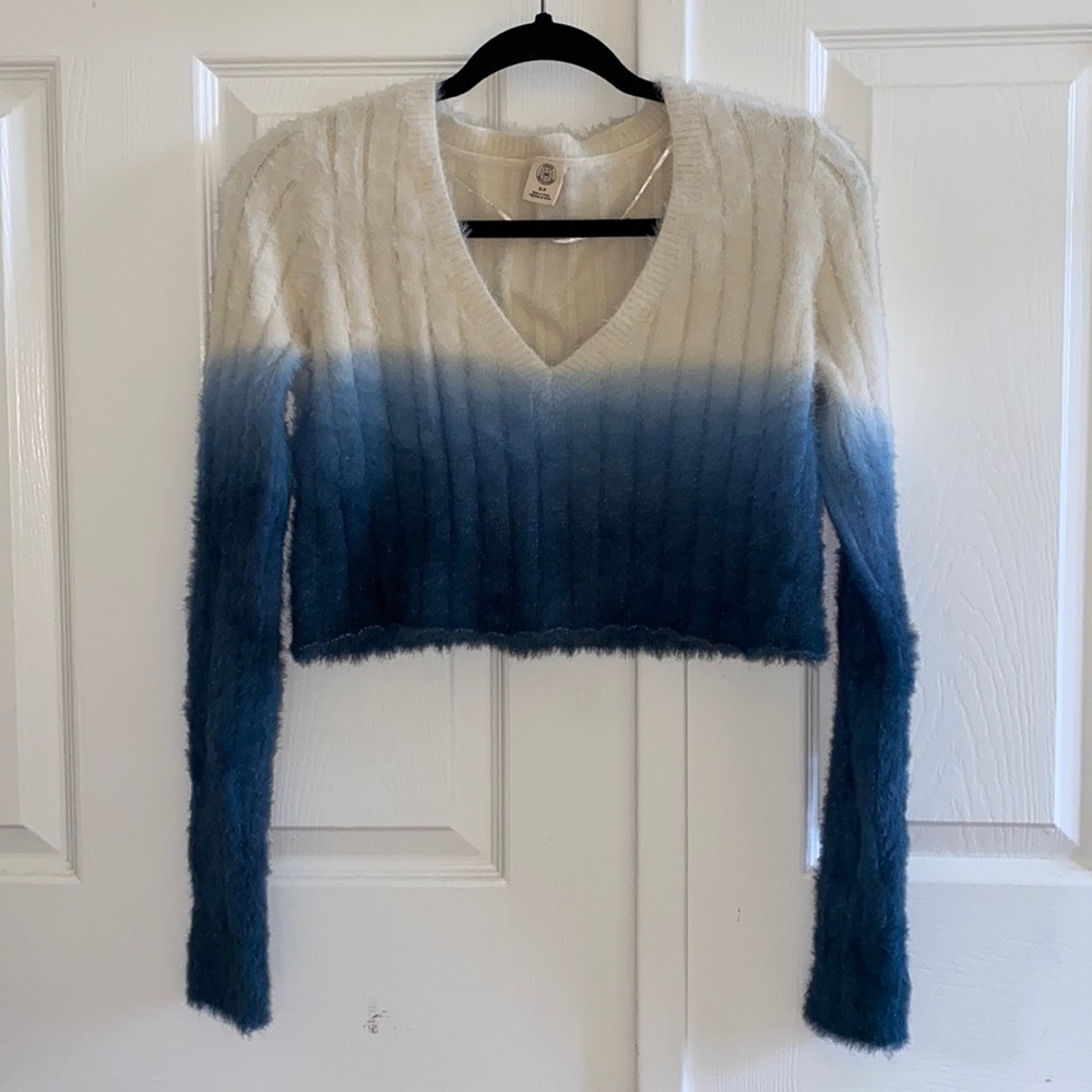 NWOT UO White to Blue Ombre Cropped Fuzzy Sweater